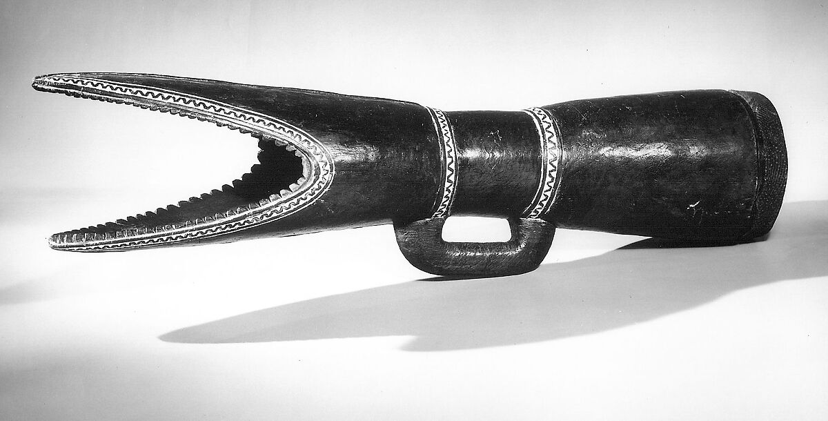 Apa, wood, lizard skin, Melanesian (Huon Gulf?, Papua New Guinean) 